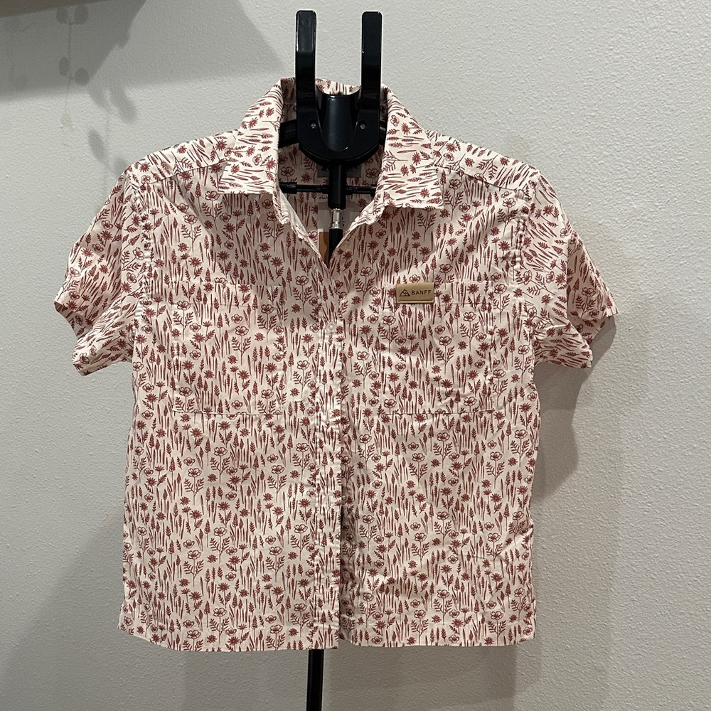 Wildflowers Cream Button-Front Short Sleeve Shirt with Rust Floral Print